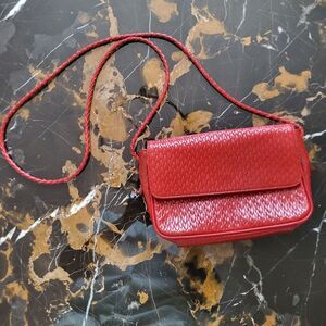 Tig Two by Tignanello Red Leather Woven Weave Braided Strap Handbag 10 x 6